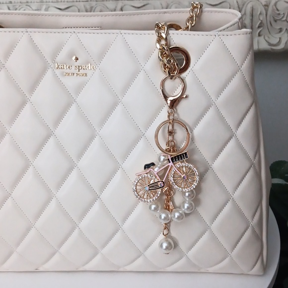 NWT Kate Spade Cream Quilted Tote/Shoulder Bag/ w Purse Charm - Picture 2 of 15